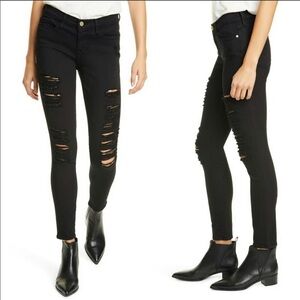 FRAME le Skinny de Jeanne Distressed Black Jeans